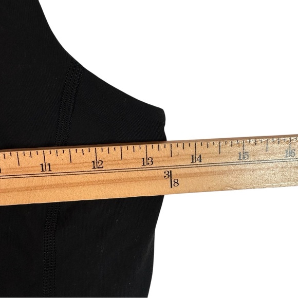 Lululemon Enhearten Tank Top Black Luon Fabric Built In Bra Size 6 Athleisure - Picture 11 of 12